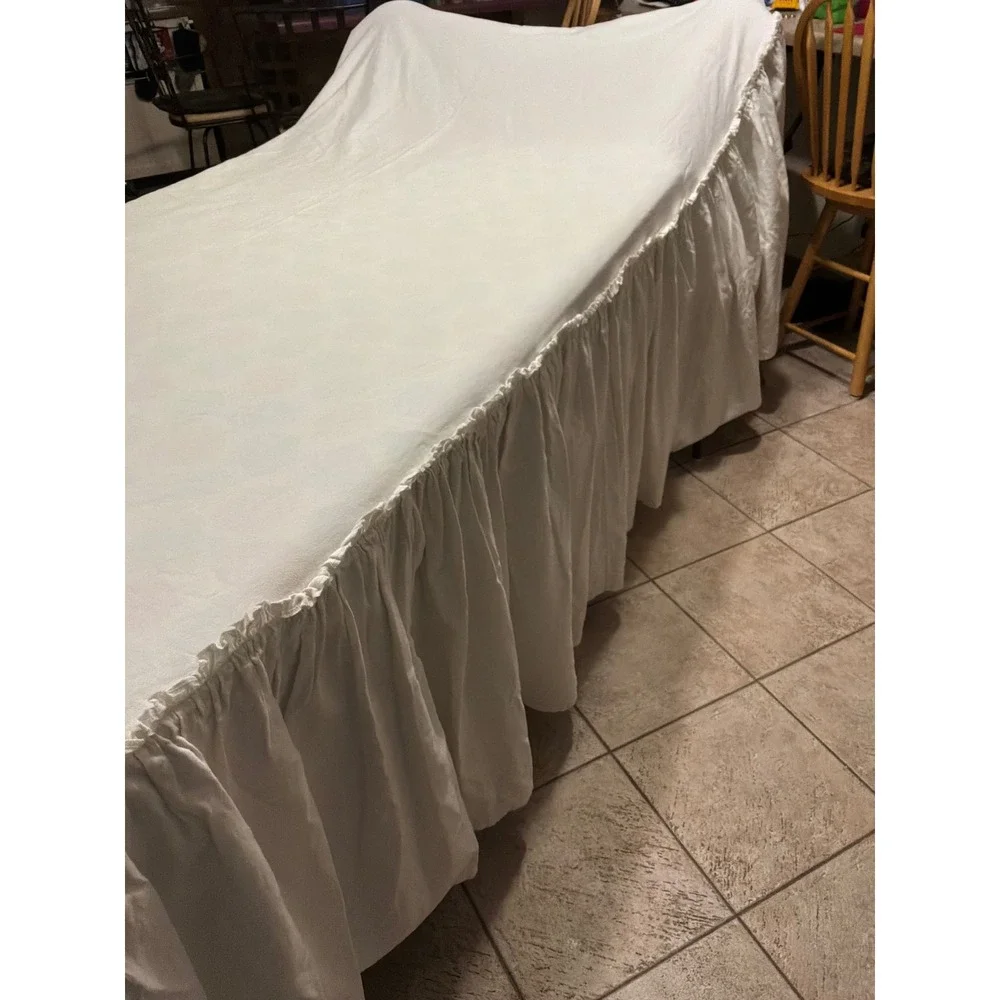 Vintage Ruffled Tablecloth Unisex 97x54 White Good Farmhouse Shabby‎ Chic